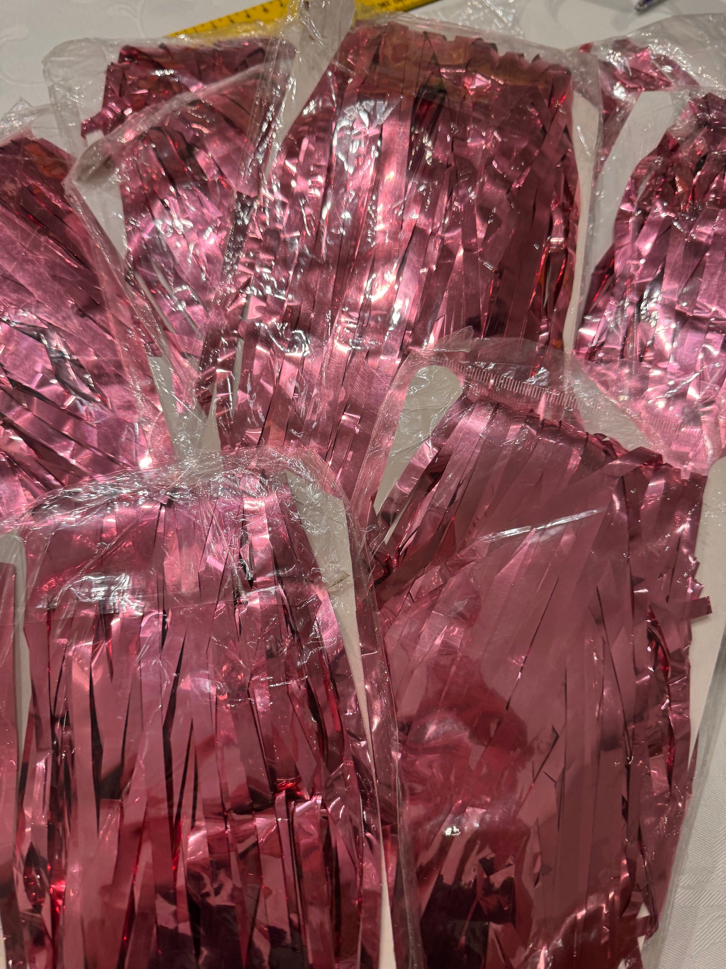 Pinks Tassel Fringe Foil Curtains Assorted 1,35kg